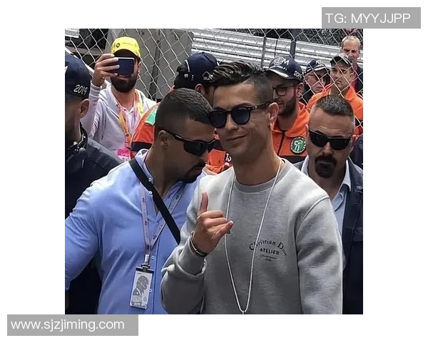 足球明星们的保镖背后故事揭秘他们如何保护偶像的安全与隐私