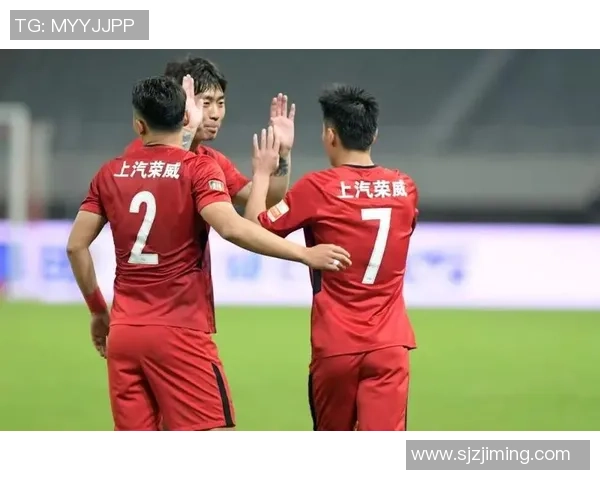 成都足球队以84分领跑邀请赛积分榜展现强劲实力