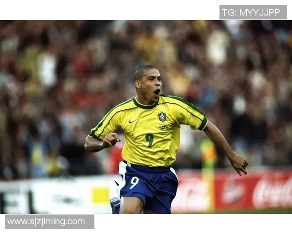 墨西哥足球明星的辉煌成就与影响力探讨 墨西哥足球明星的辉煌成就与影响力探讨